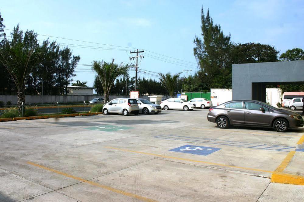 Hotel Urbainn Veracruz Bagian luar foto
